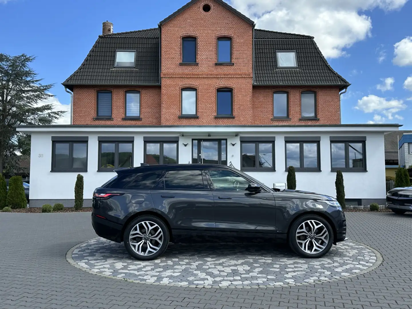 Land Rover Range Rover Velar R-Dynamic HSE MATRiX PANO VOLL - 1