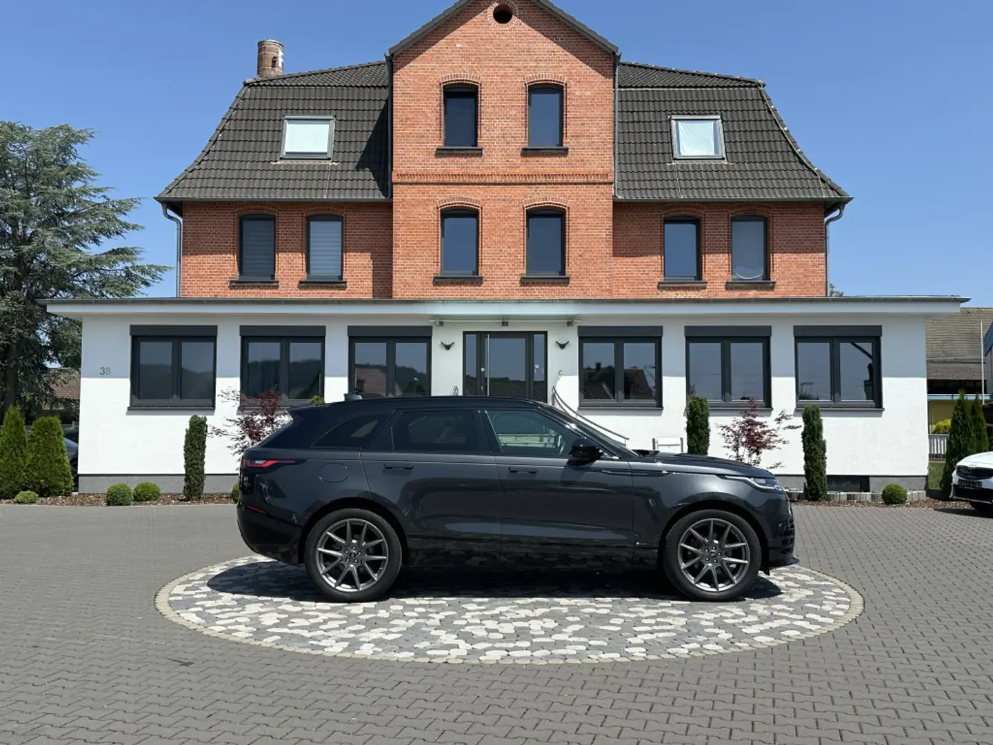 Land Rover Range Rover Velar R-Dynamic HSE MATRiX PANO VOLL - 1