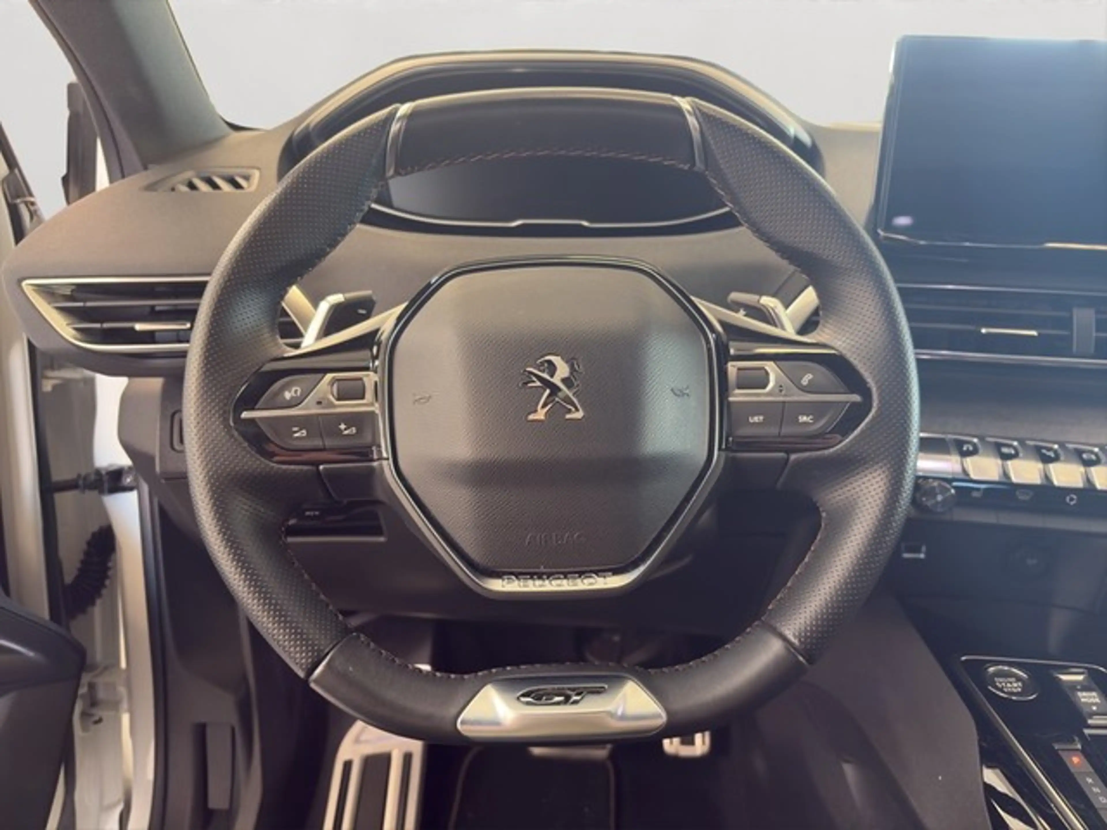 Peugeot 3008 GT HYBRID 136 e-DSC6 El. Panodach Navi Digitale... — photo 13