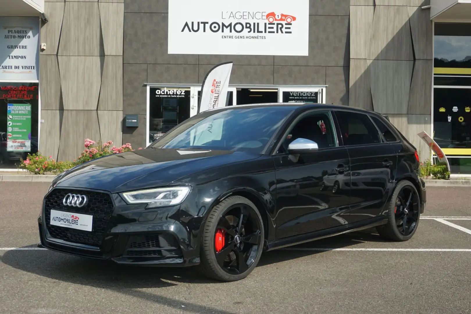 Audi RS3 Sportback 50 TFSI 300 Quattro S Tronic 7 Noir - 1