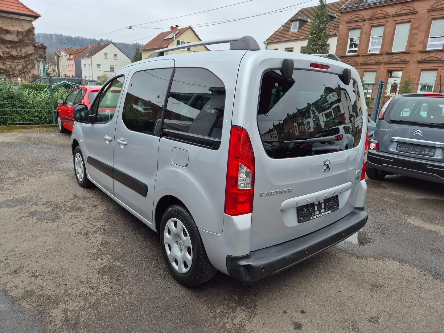 Peugeot Partner Family " 1 Hand, TÜV / AU neu " Grau - 2