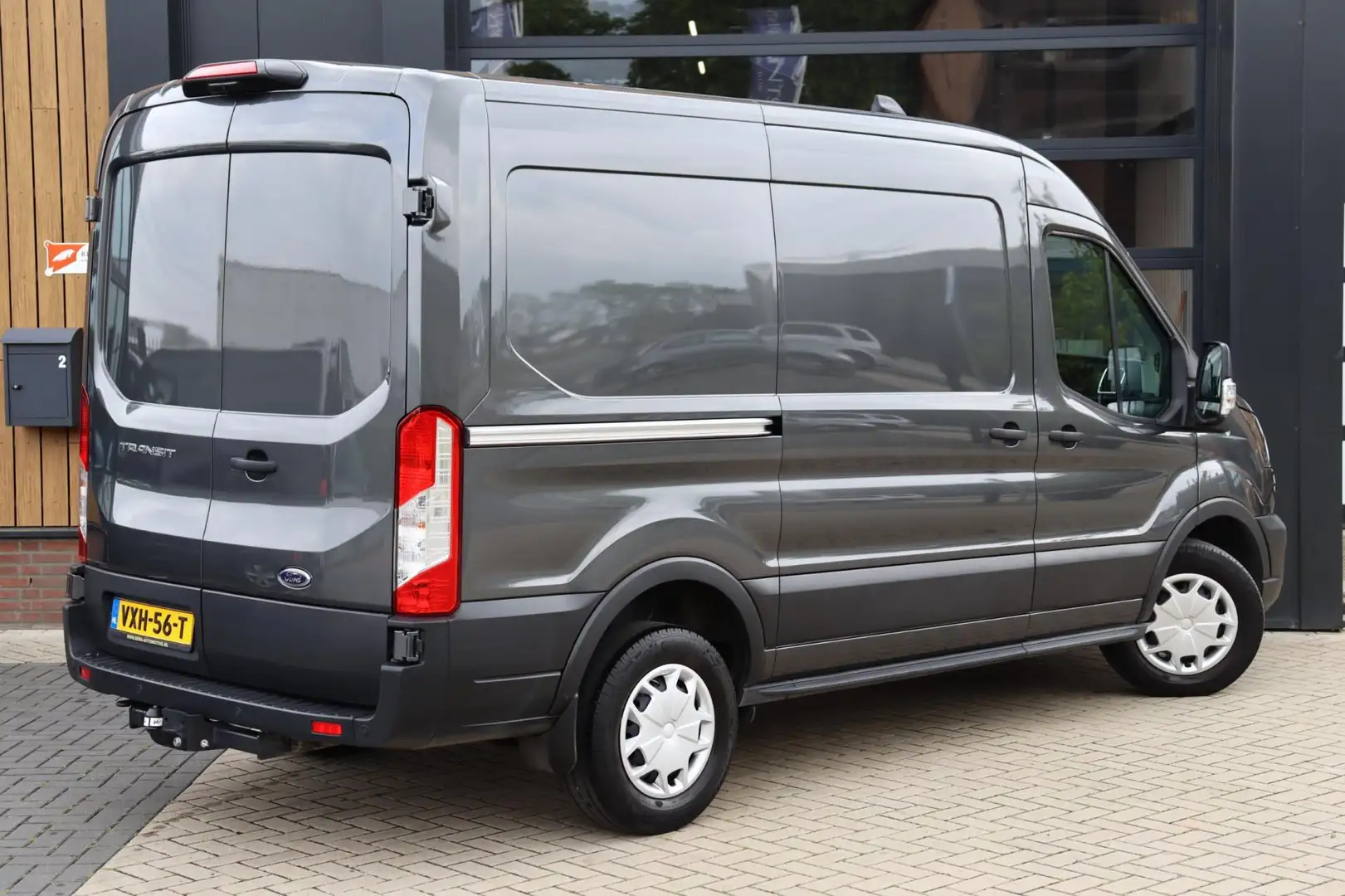 Ford Transit 350 2.0 TDCI L2H2 Trend | Automaat | Apple Carplay Grijs - 2