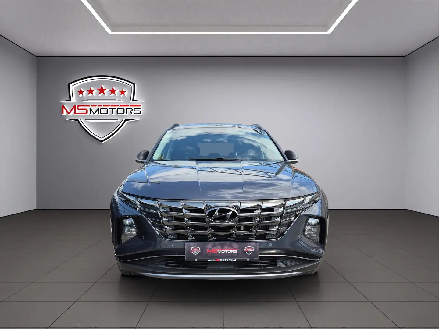 Hyundai TUCSON 1,6 CRDI 4WD 48V Trend Line*RFK*KEYLESS*19 ZOLL Grau - 2