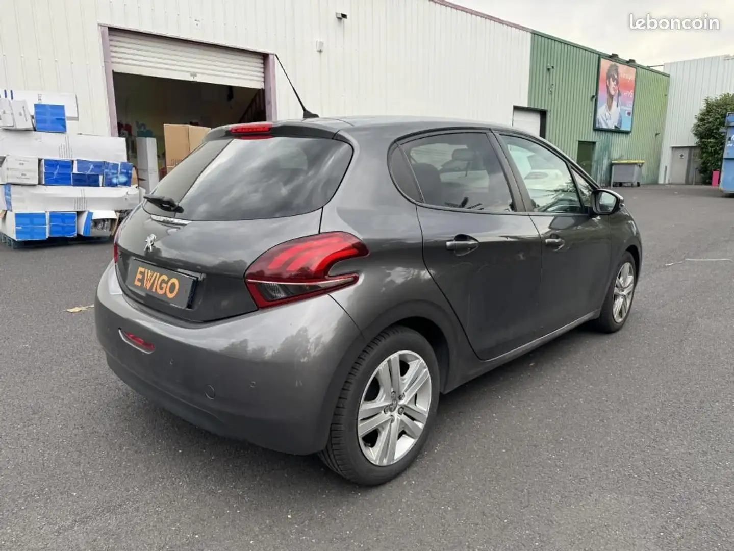 Peugeot 208 GENERATION-I 1.2 PURETECH 80 SIGNATURE Gris - 2