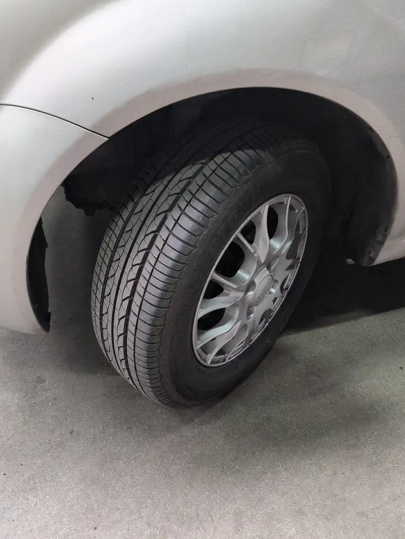 Daewoo Kalos 1.4 Spirit Silber - 2