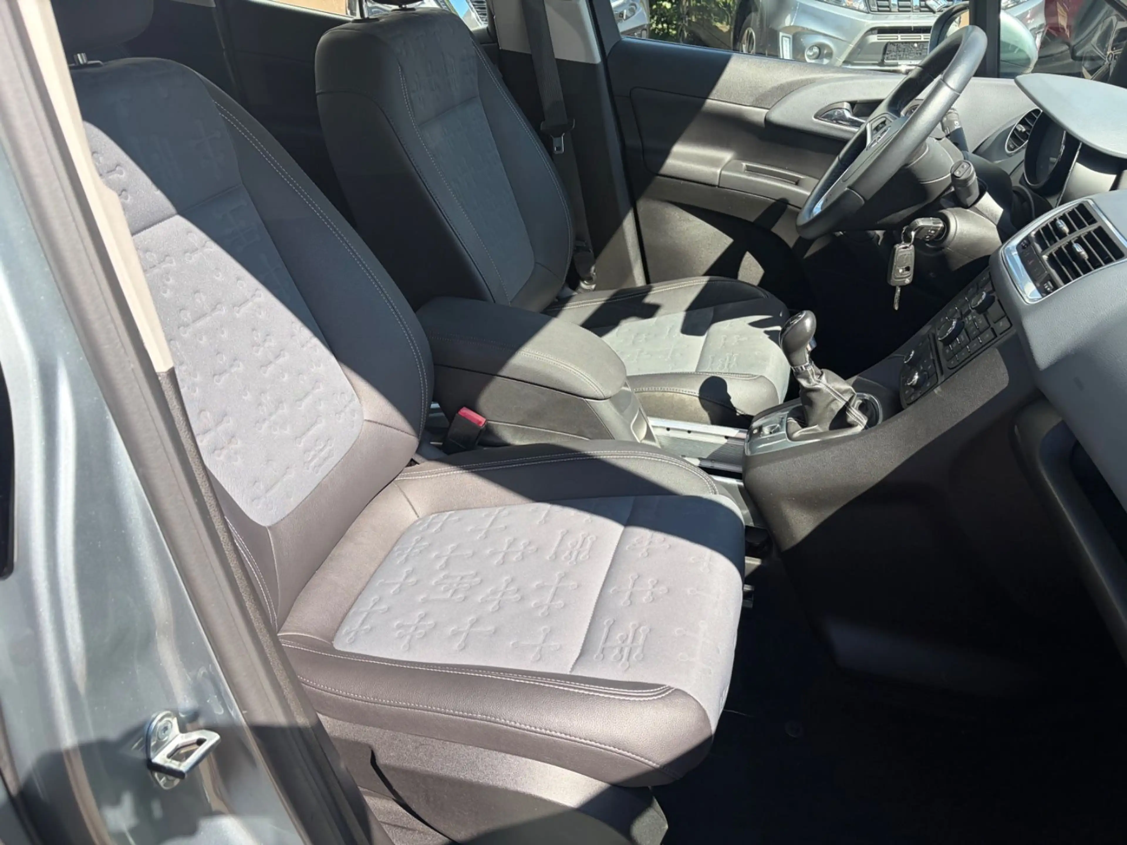 Opel Meriva B Innovation Sitz-Lenkradhzg/PDC/Klima — photo 12