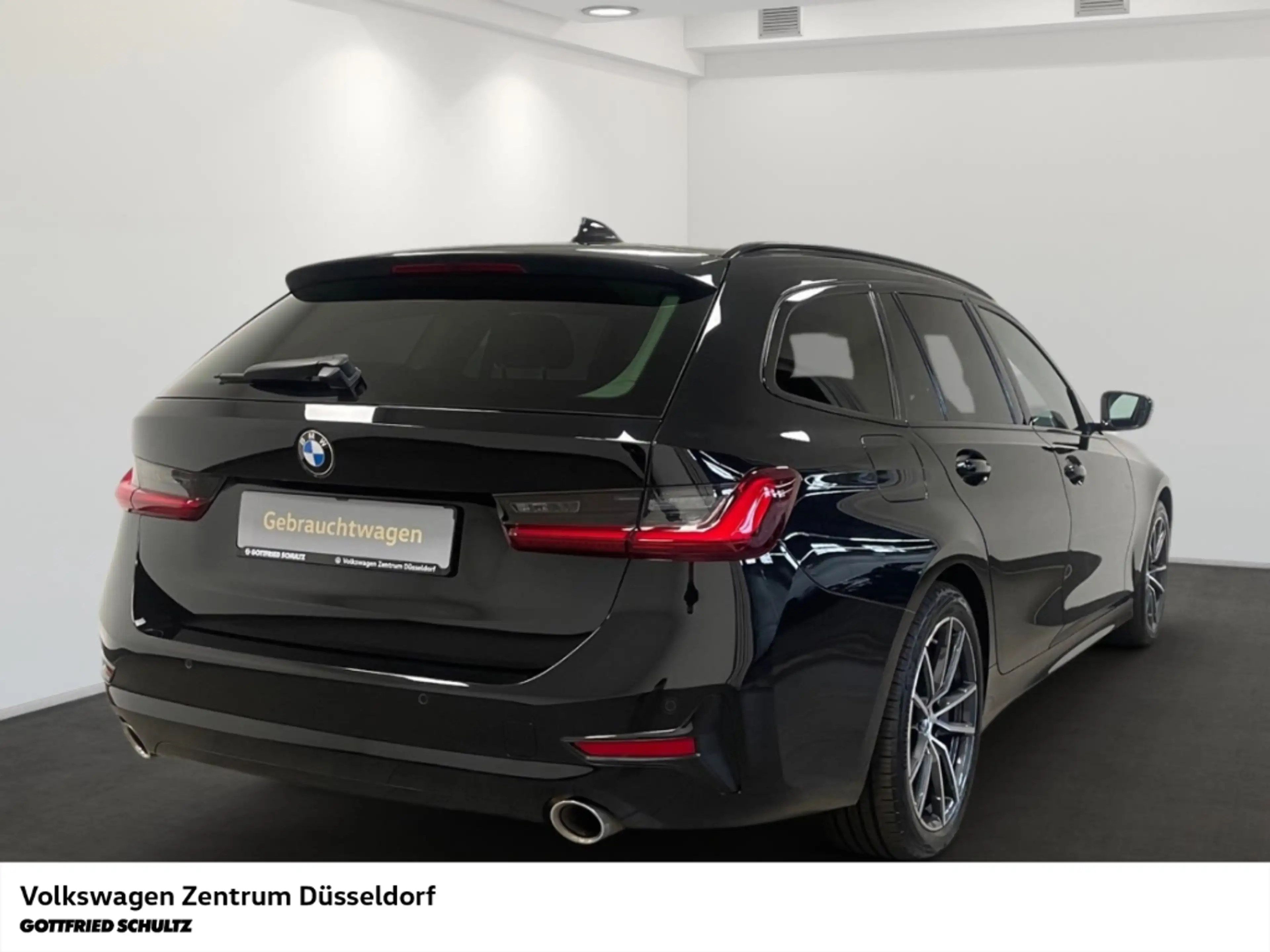 BMW 330 i Touring Sport Line Navigation G21 — photo 3
