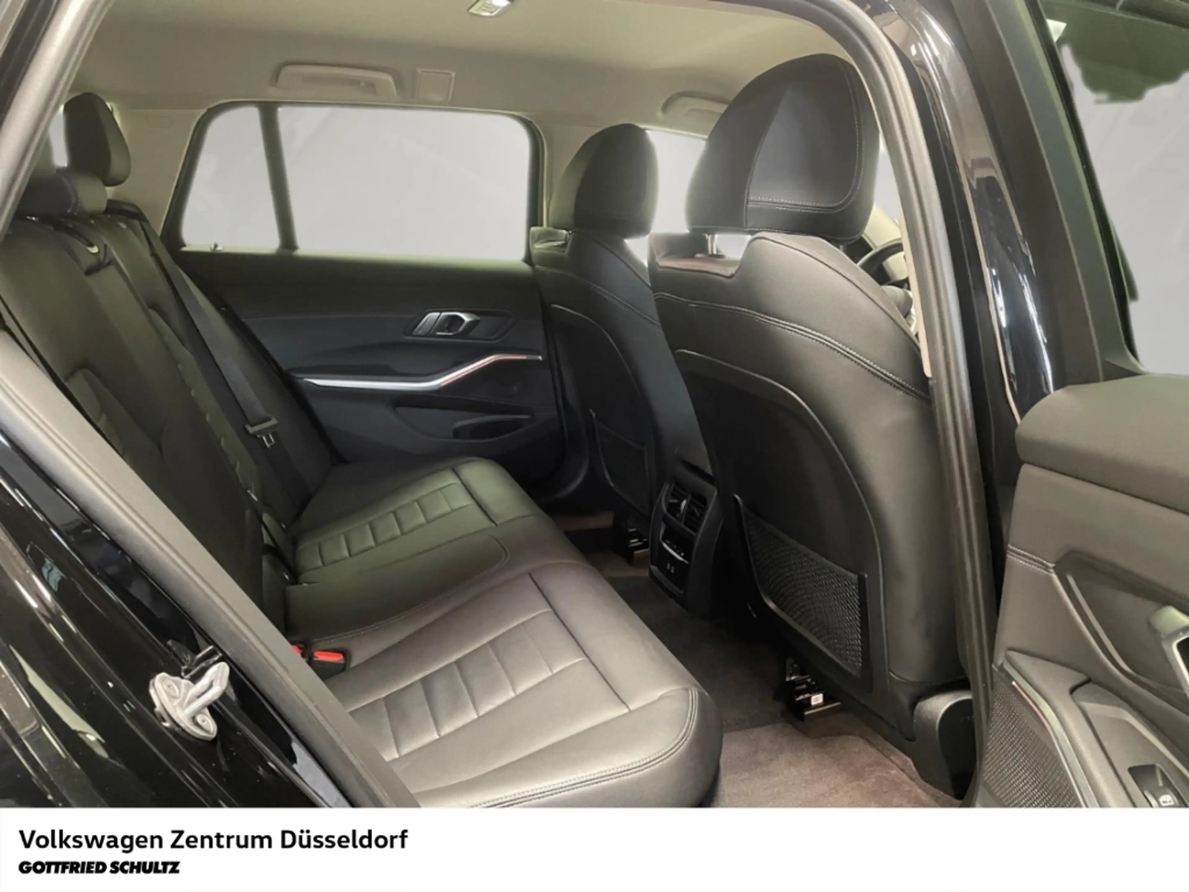 BMW 330 i Touring Sport Line Navigation G21 — photo 6