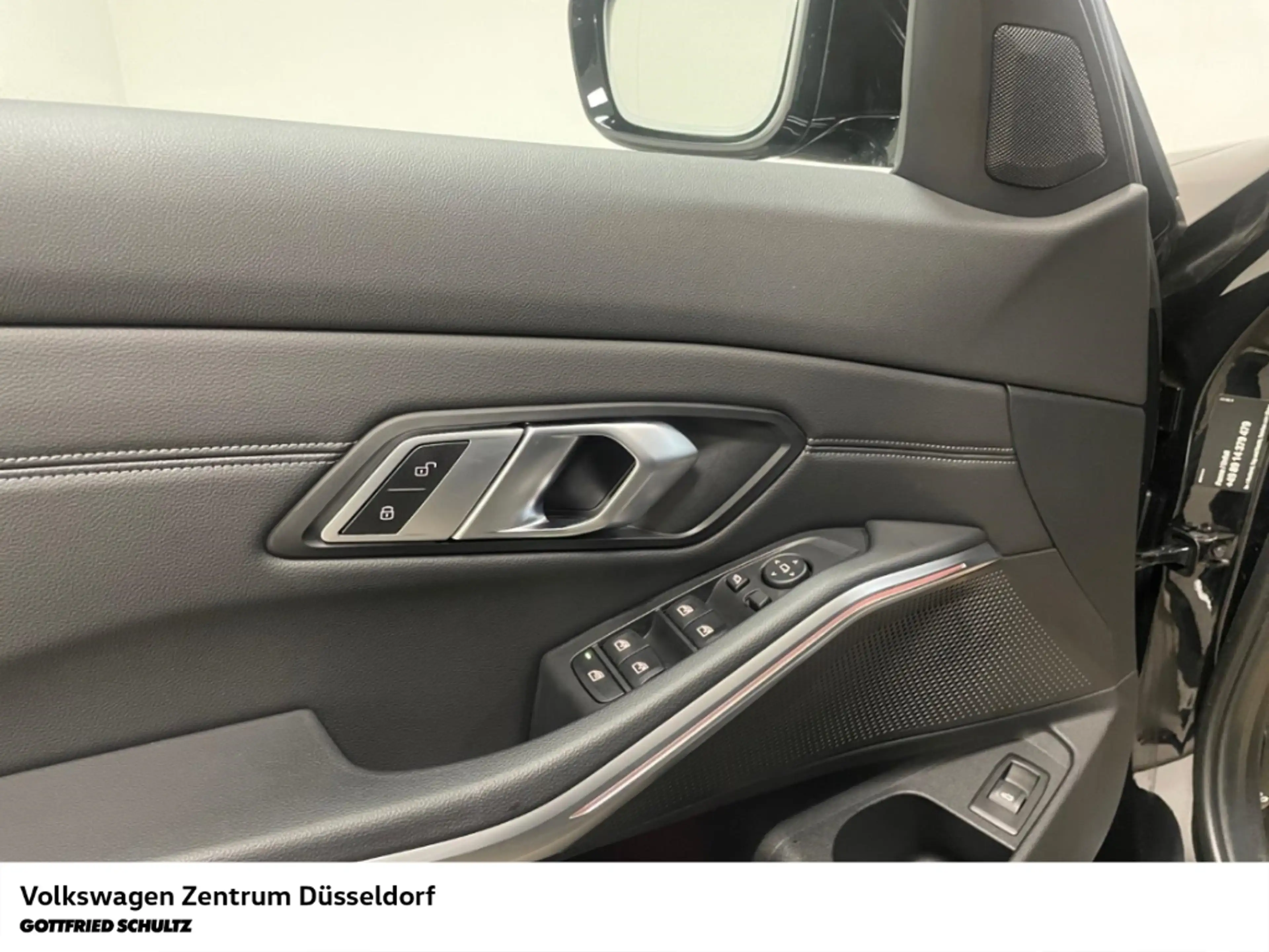 BMW 330 i Touring Sport Line Navigation G21 — photo 9