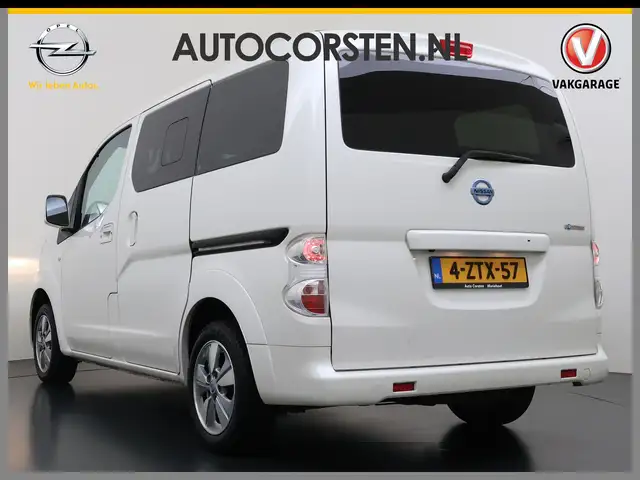 Nissan E-NV200 view 2