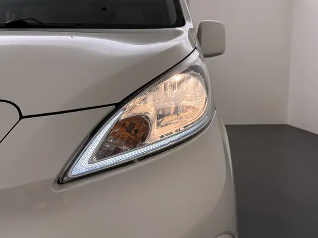 Nissan E-NV200 view 17