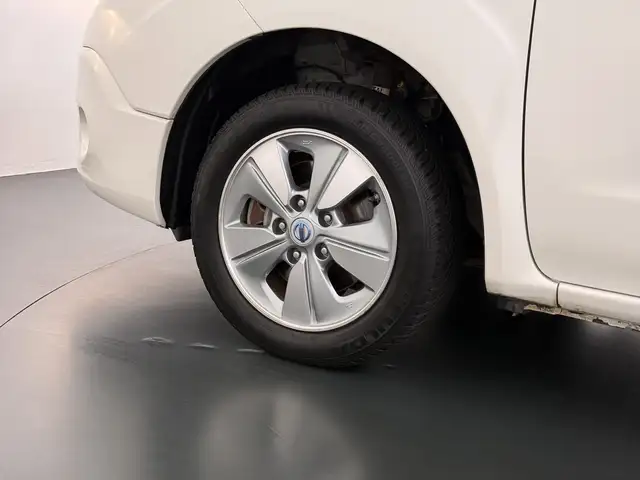 Nissan E-NV200 view 19