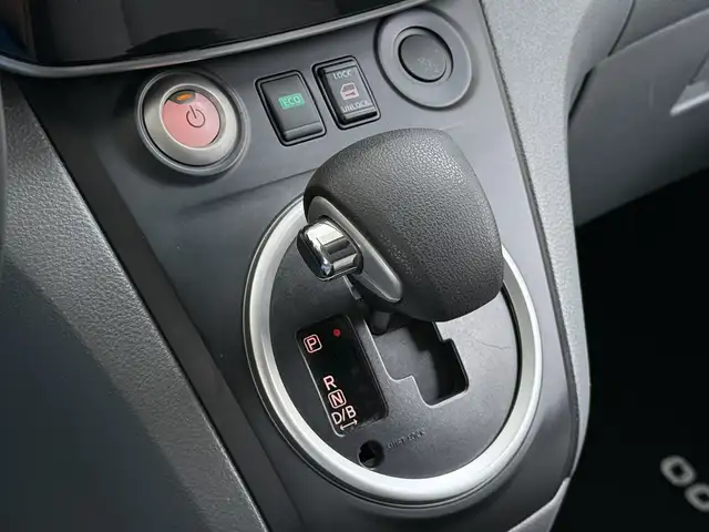 Nissan E-NV200 view 25