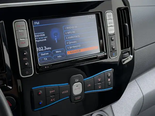 Nissan E-NV200 view 11