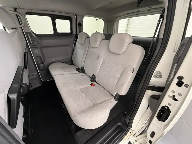 Nissan E-NV200 view 10