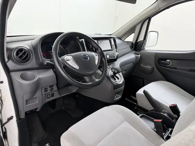 Nissan E-NV200 view 8