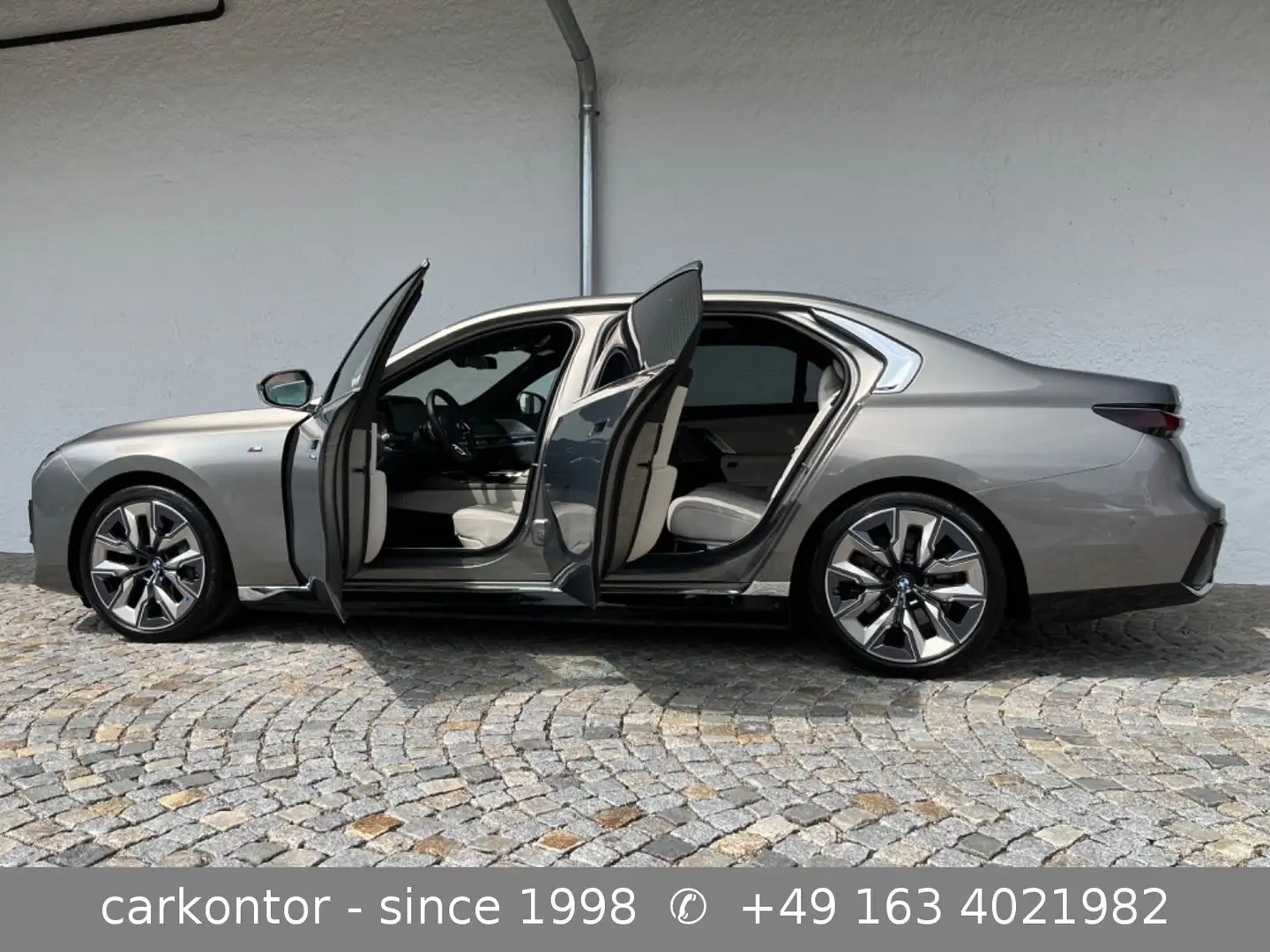 BMW i7 xDr. 60 *M SPORT*TÜREN*THEATRE*LOUNGE SEATING Gris - 1
