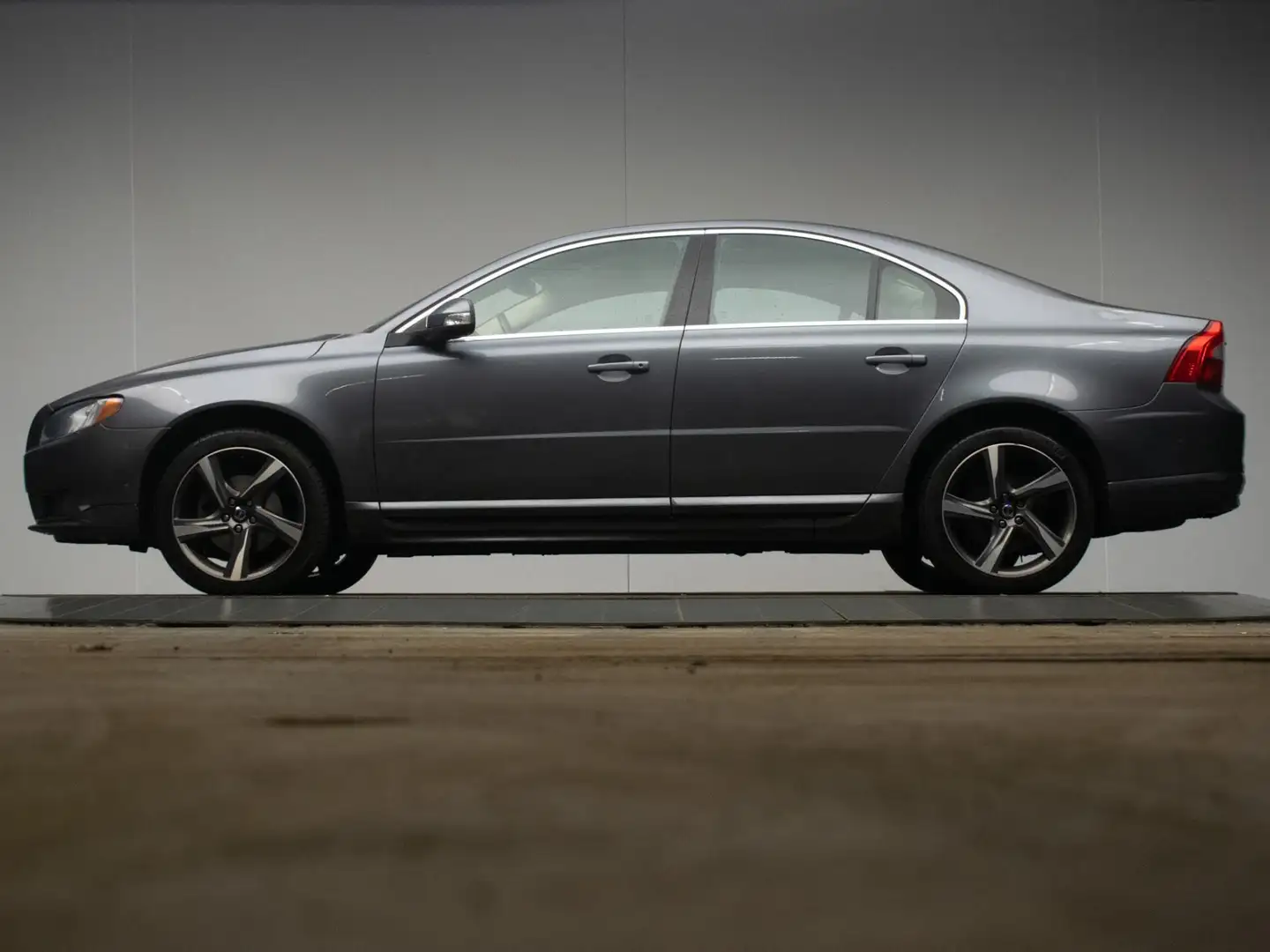 Volvo S80 2.5 T Momentum YOUNGTIMER (NAVI,CRUISE,CLIMATE,LED Сірий - 1