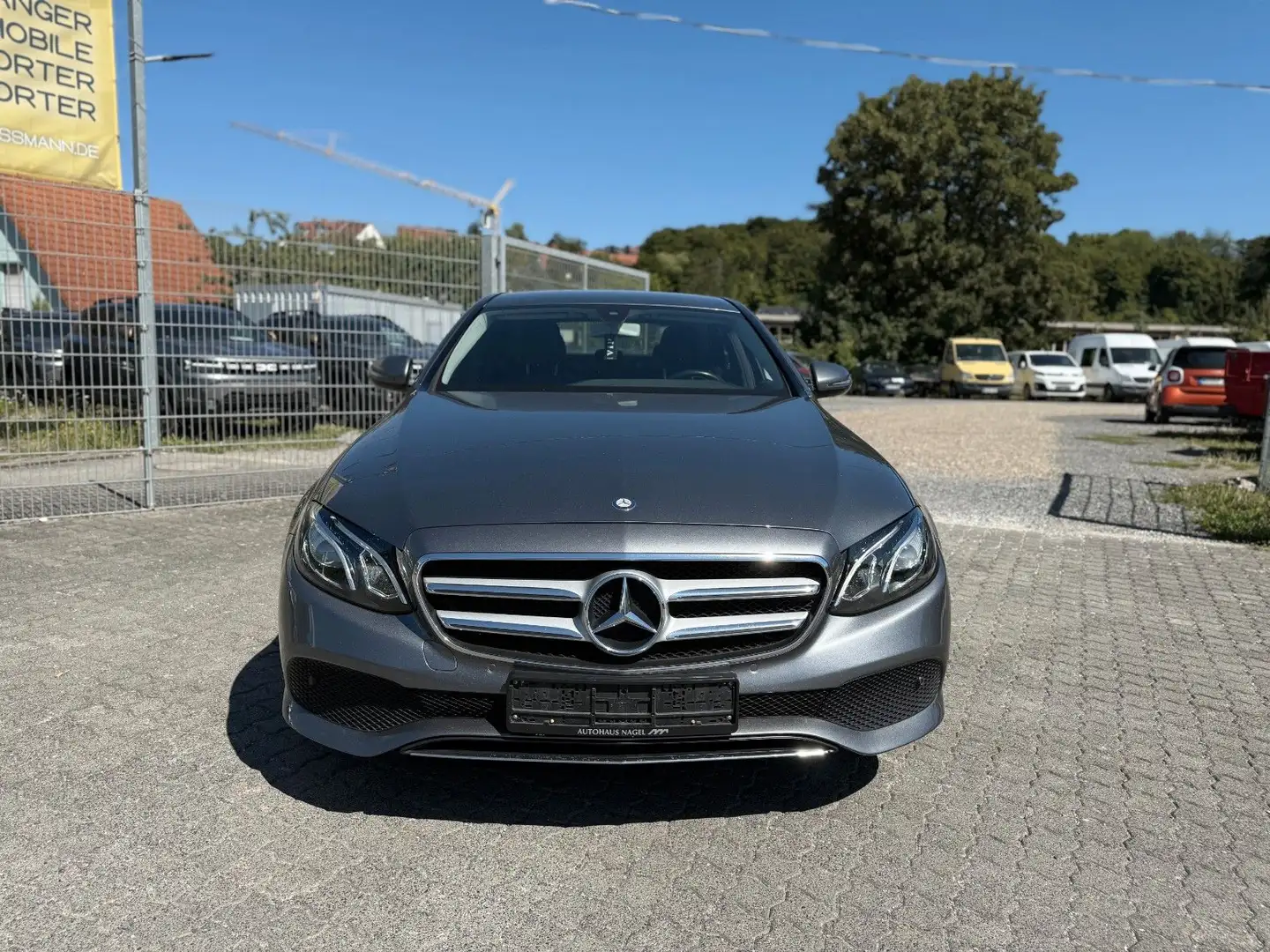 Mercedes-Benz E 350 d Avantgarde LED+ Navi Automatik Leder PDC+ Gris - 2