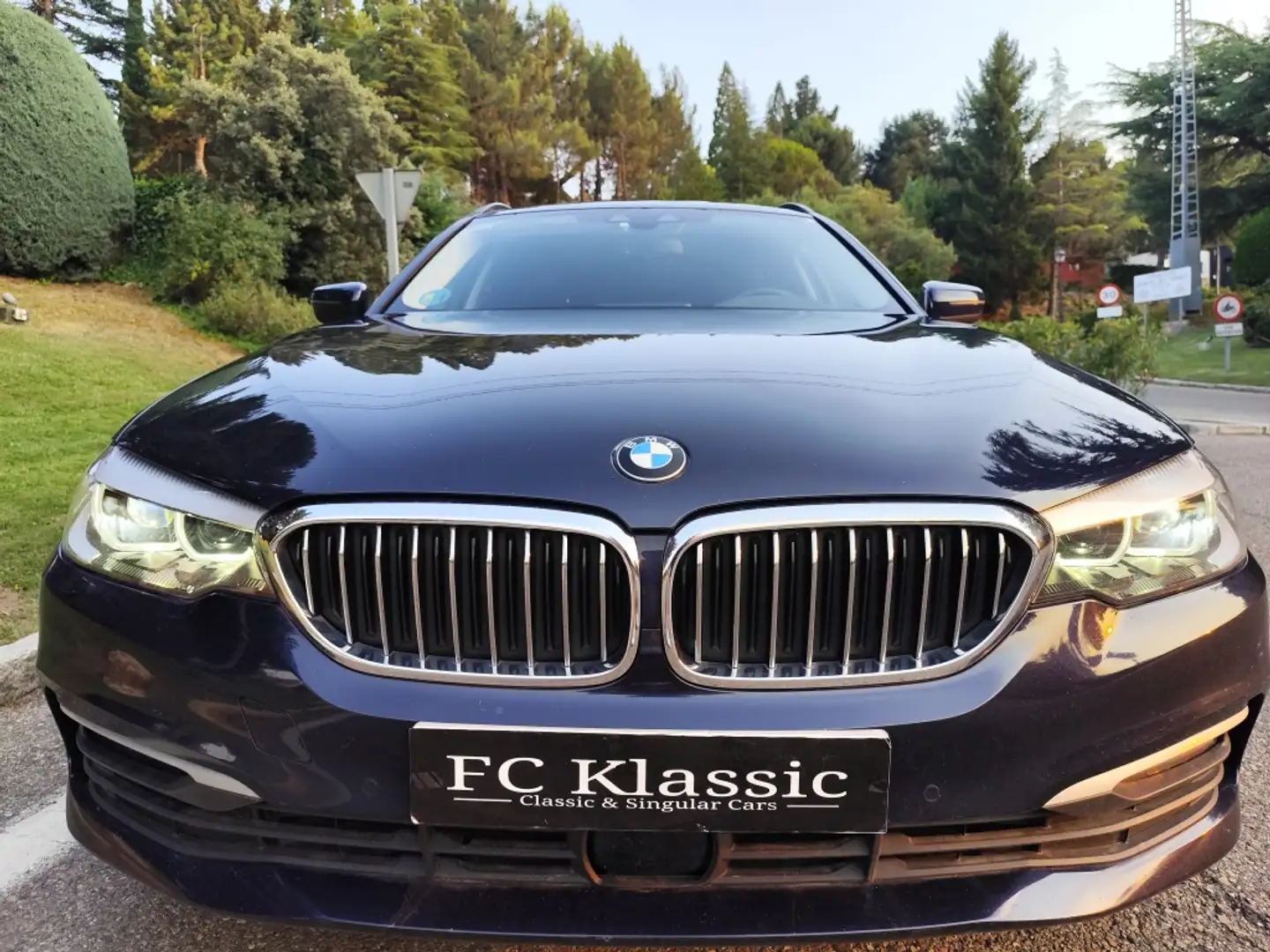 BMW 530 530dA Touring xDrive Blau - 2