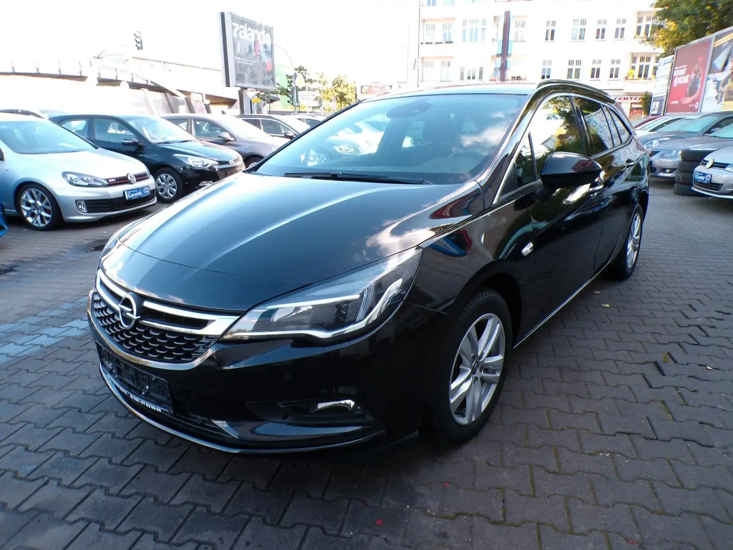 Opel Astra ST 1.4 Turbo 110kW Schwarz - 1