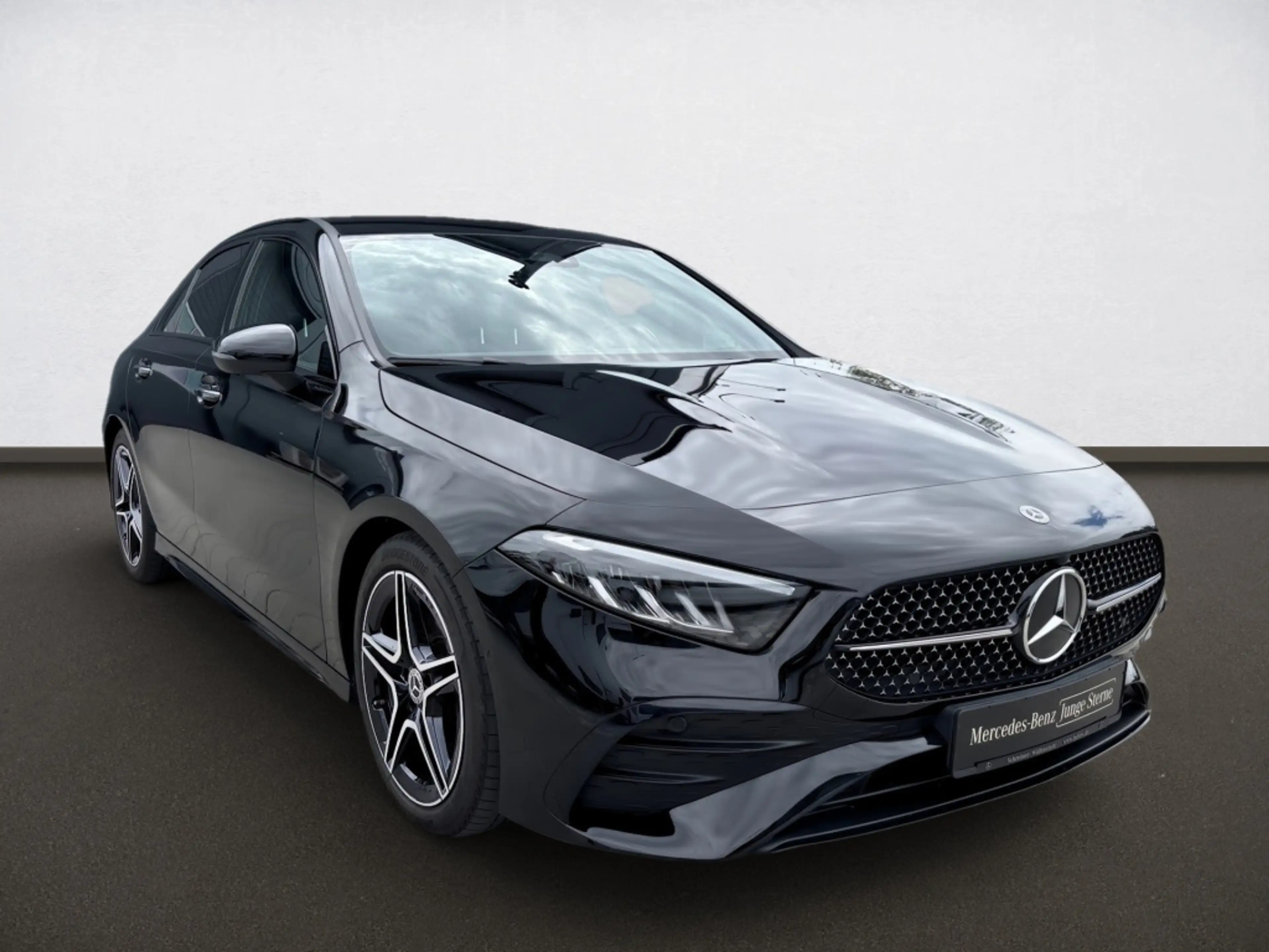 Mercedes-Benz A 200 d Limousine AMG*Night*Carplay*KeylGO*Rkam* — photo 7