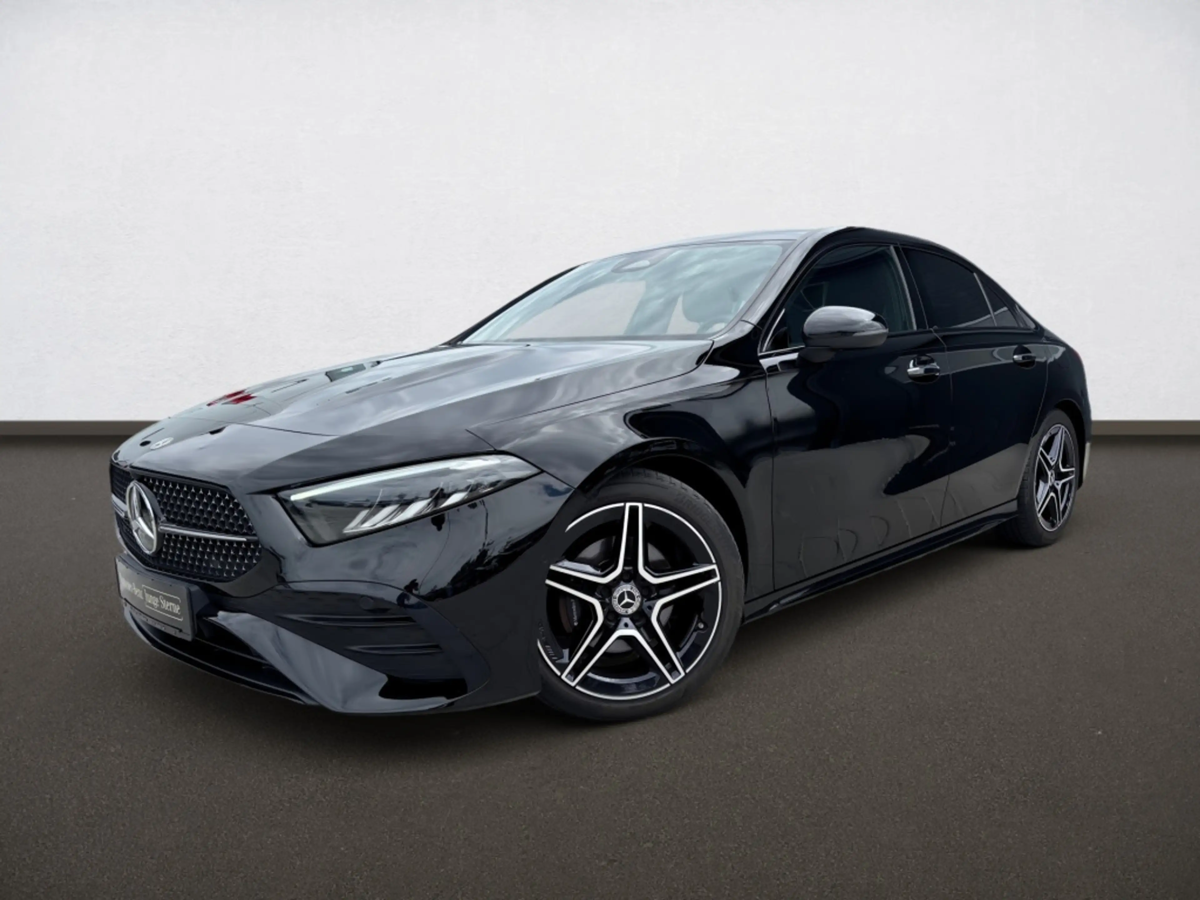 Mercedes-Benz A 200 d Limousine AMG*Night*Carplay*KeylGO*Rkam* — photo 2