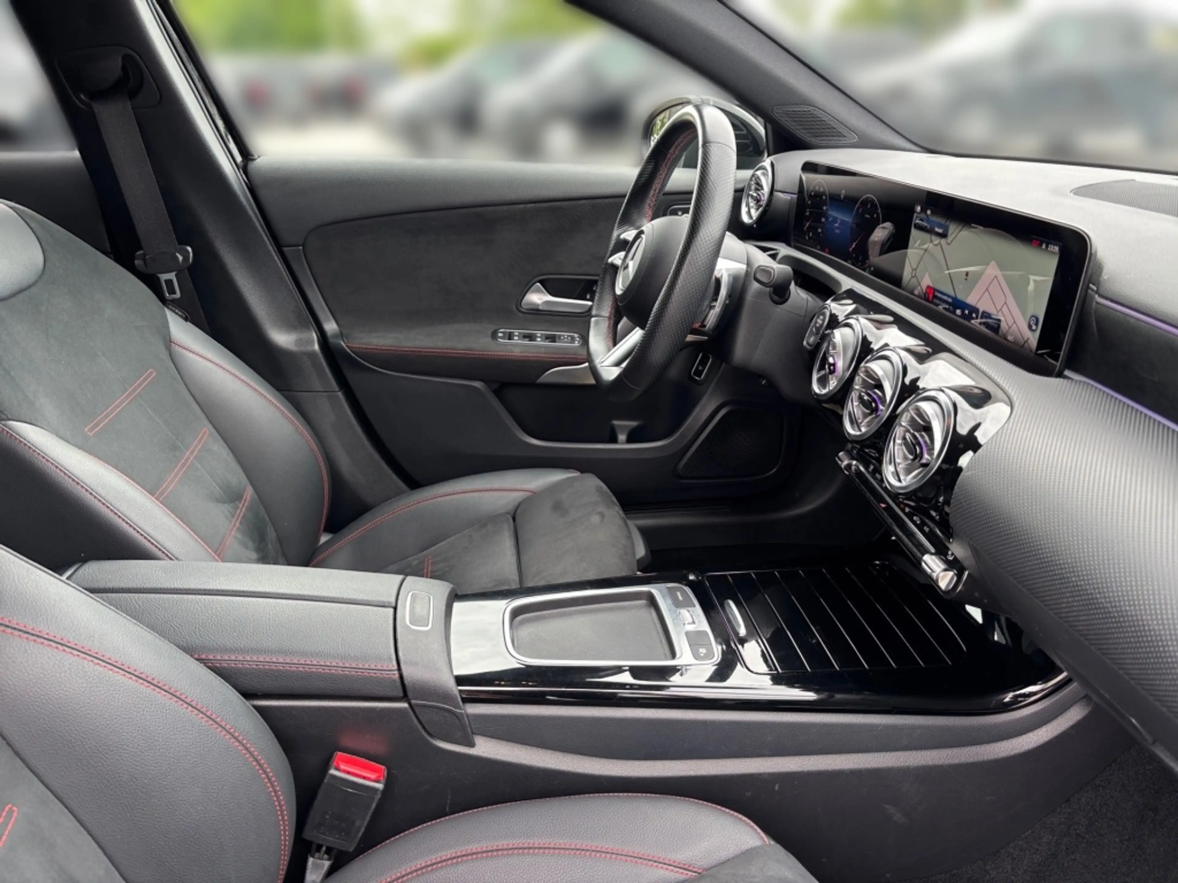 Mercedes-Benz A 200 d Limousine AMG*Night*Carplay*KeylGO*Rkam* — photo 9