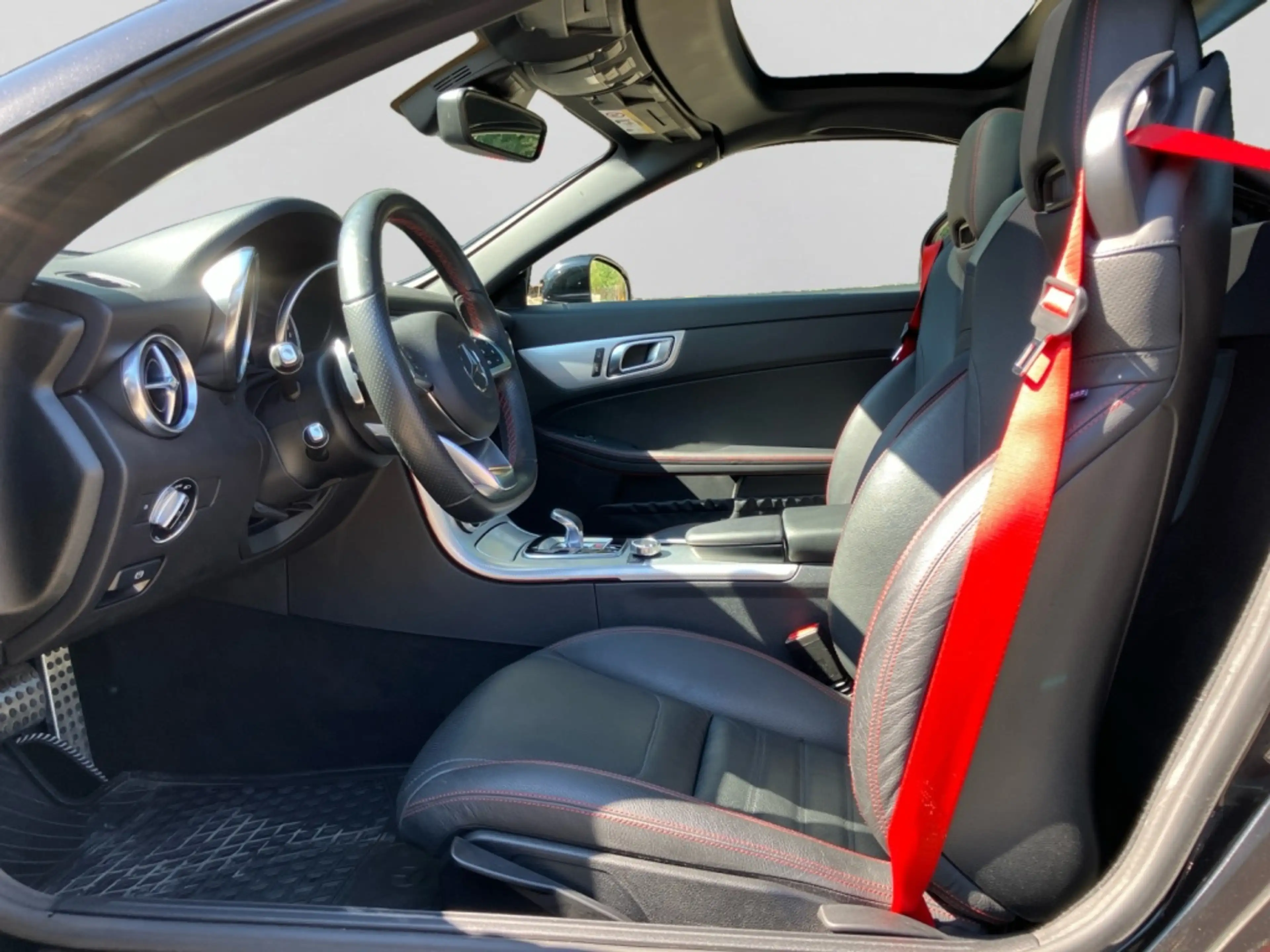 Mercedes-Benz SLC 200 AMG|ILS|AMBIENTE|SHZ|KAM|LED|LEDER|PANO — photo 10
