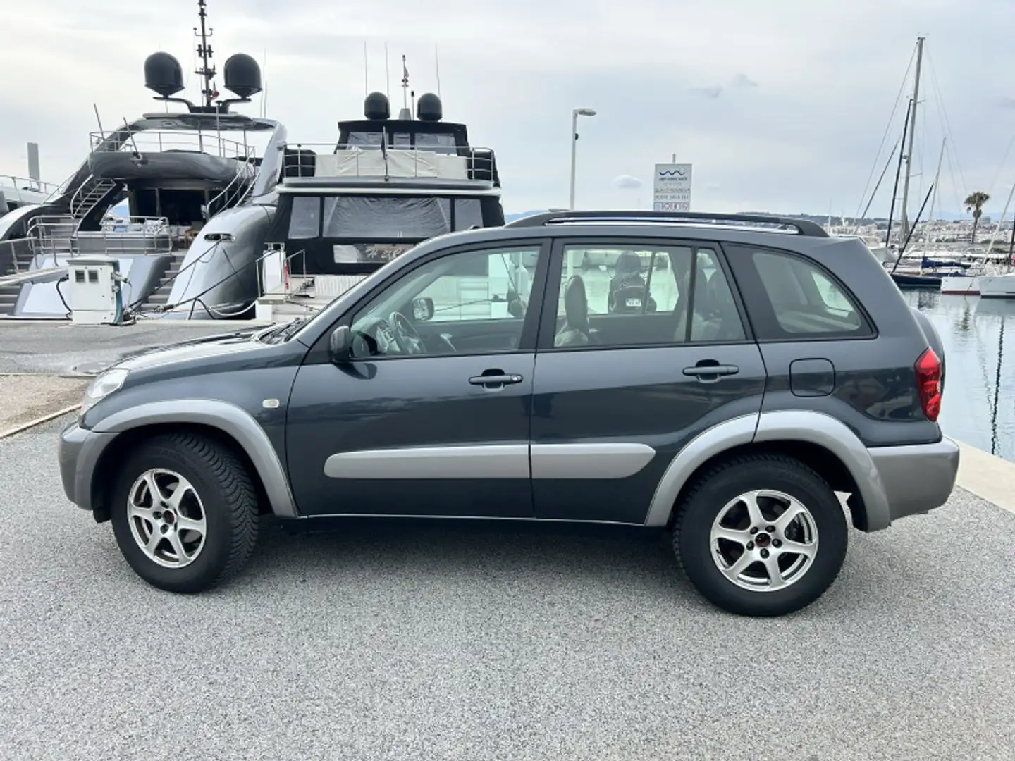 Toyota RAV 4 150 VVT-I PACK 5P Gris - 2