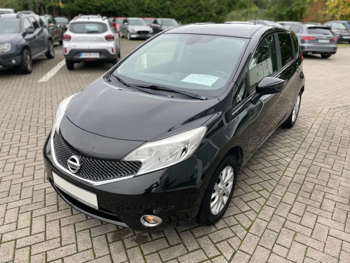Nissan Note 1.2 Acenta Plus. Klimaautomatik, Allwetterreifen, Schwarz - 2