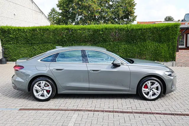 Audi A5 view 4