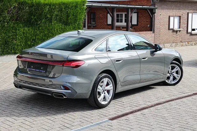 Audi A5 view 5