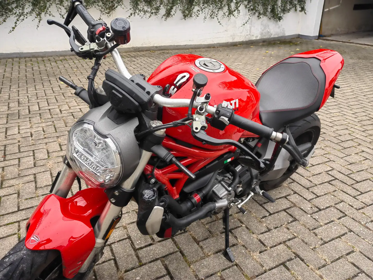 Ducati Monster 1200 mit Quickshifter, Lauflichtblinker Rot - 1