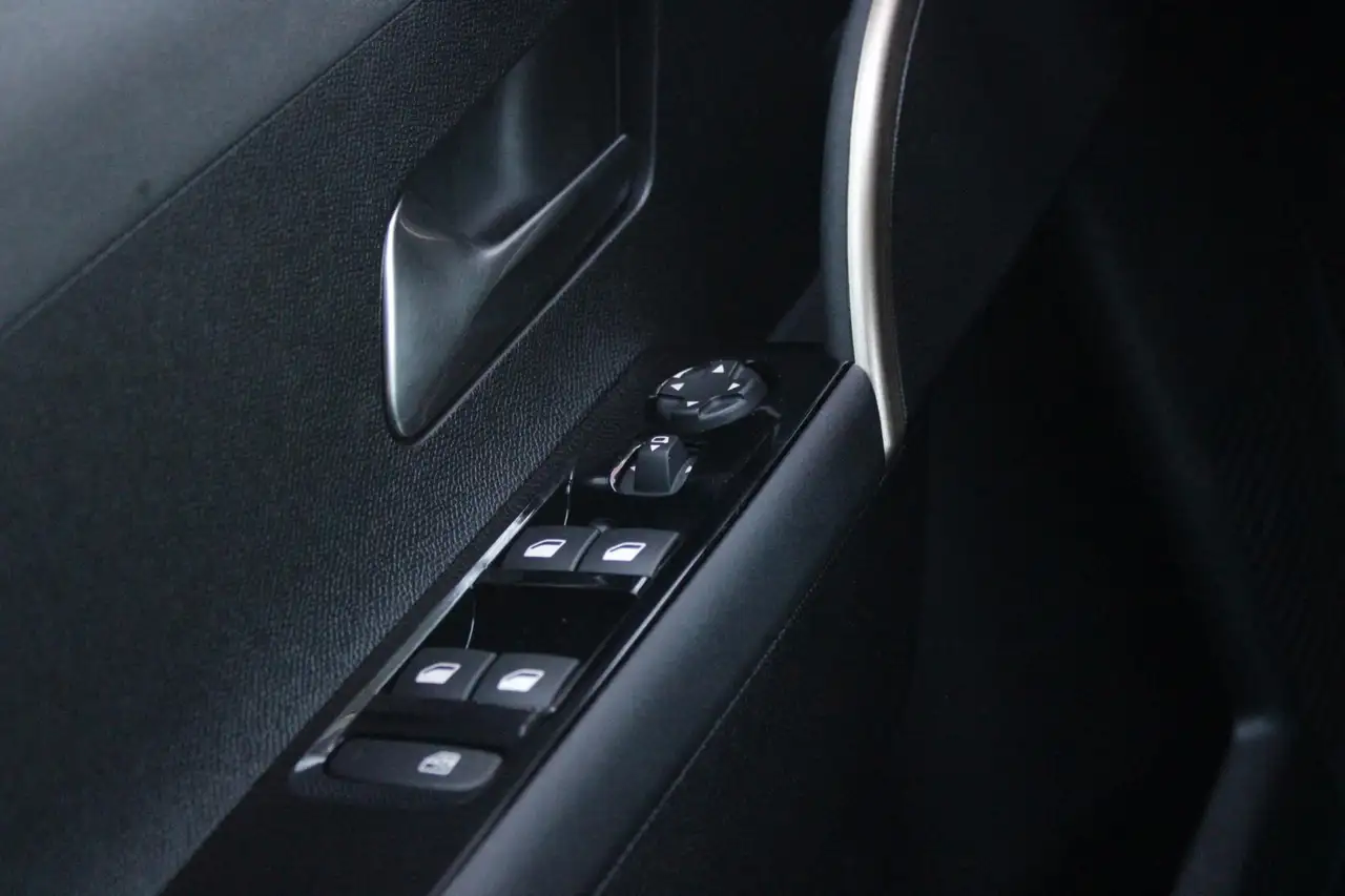 Lancia Ypsilon 2025 — фото 15