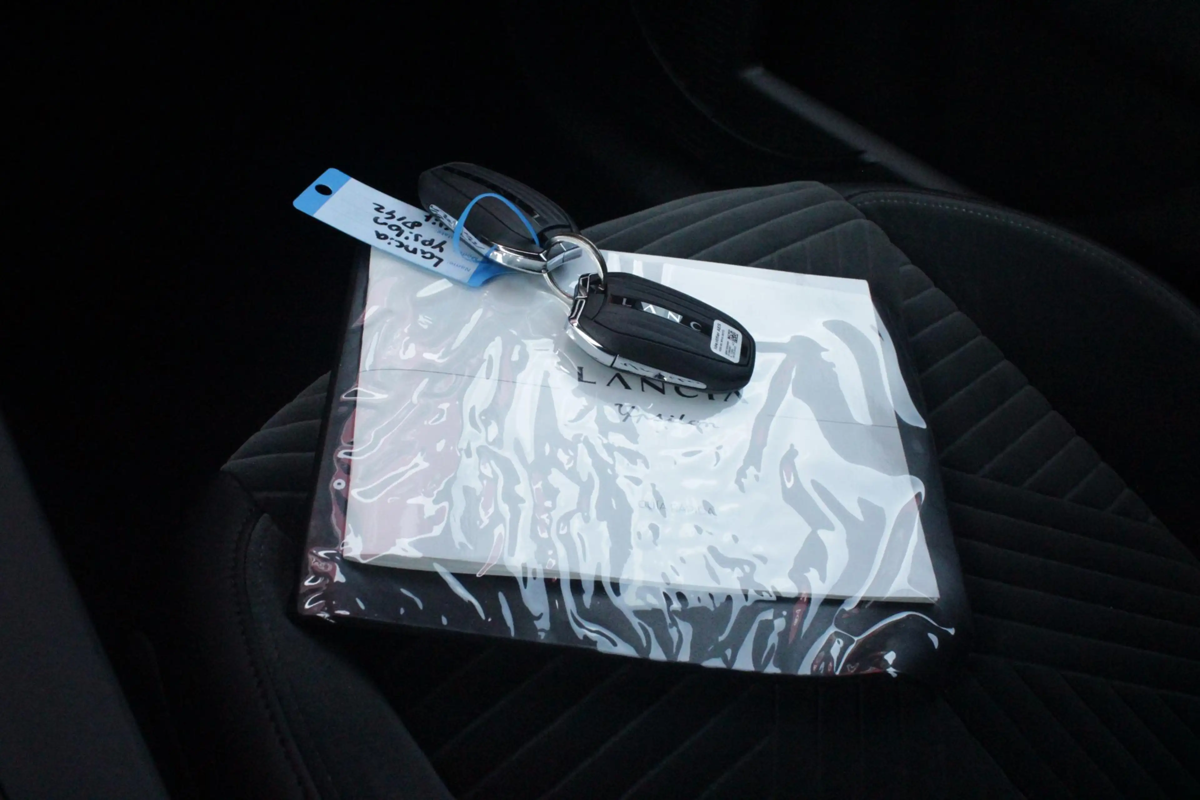 Lancia Ypsilon 1.2 Hybrid 110PK AUTOMAAT LX | CAMERA VOOR + ACHTE — photo 19