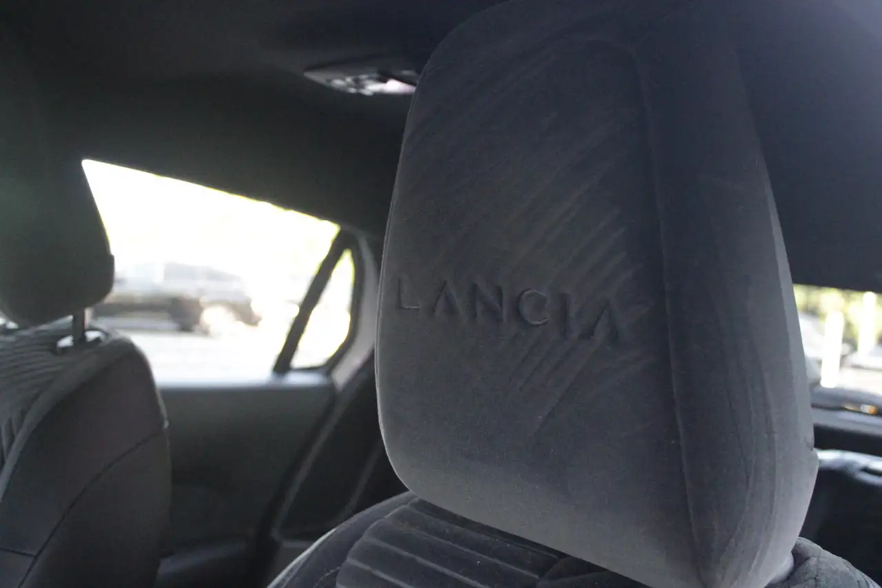 Lancia Ypsilon 2025 — фото 18
