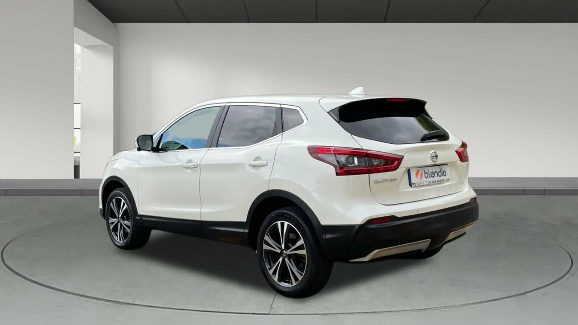 Nissan Qashqai 1.6 DIG-T N-Connecta 4x2 Wit - 2