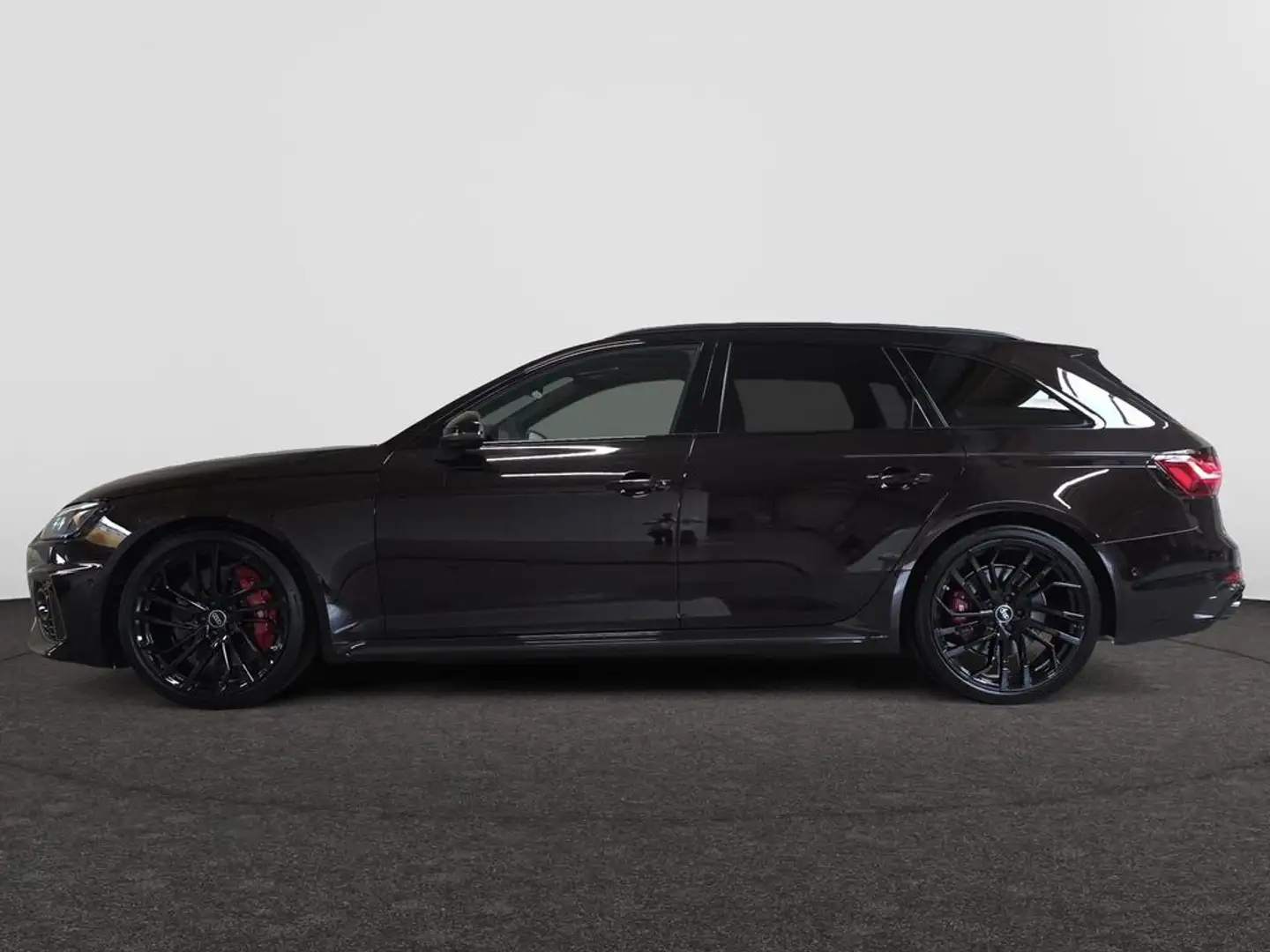 Audi RS4 Avant Audi RS 4 Avant // LICHTE VRACHT // Kirschsc Schwarz - 2