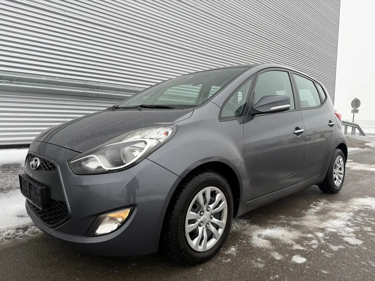Hyundai iX20 1,4 CRDi ISG Comfort ID:37 Grau - 2