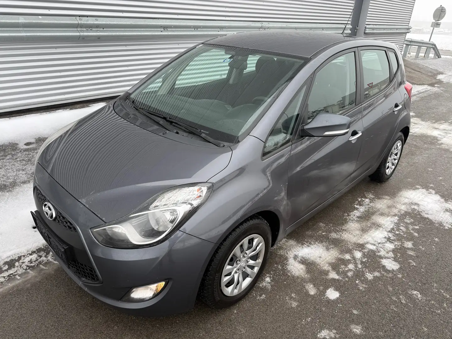 Hyundai iX20 1,4 CRDi ISG Comfort ID:37 Grau - 1