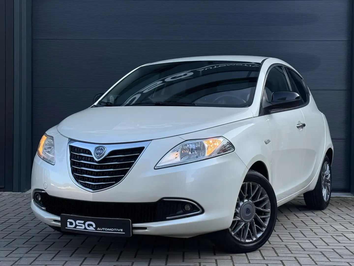 Lancia Ypsilon 0.9 TwinAir Platinum Blanc - 1