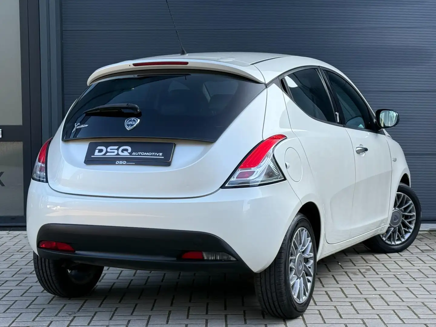 Lancia Ypsilon 0.9 TwinAir Platinum Blanc - 2