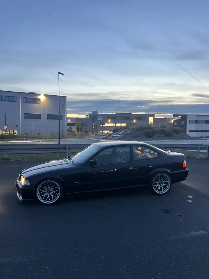 BMW 323i Coupe, foto 4