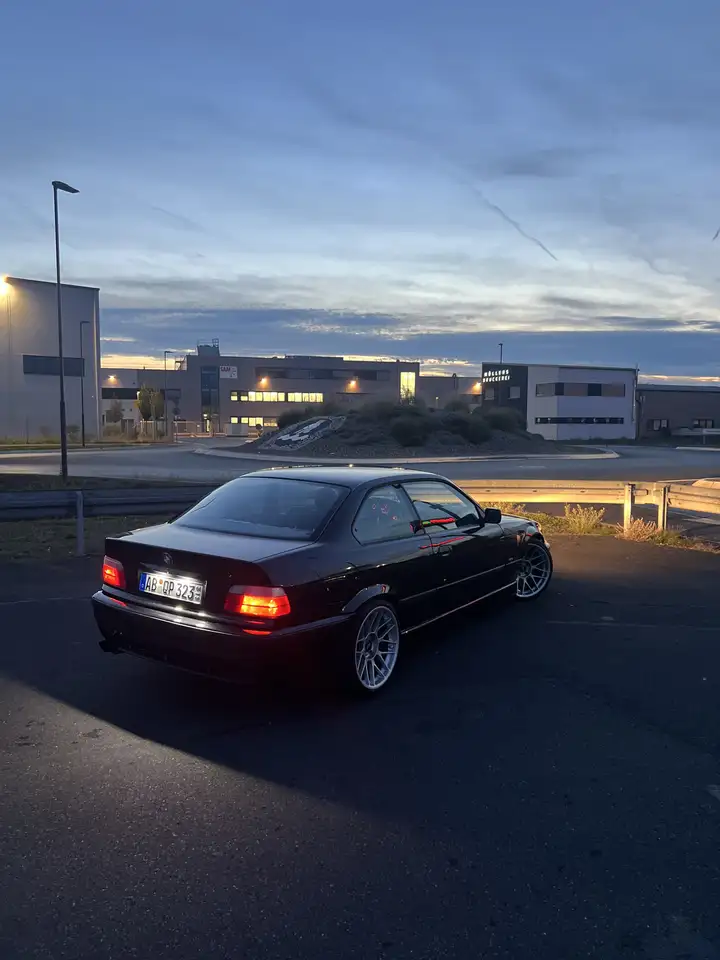 BMW 323i Coupe, foto 6
