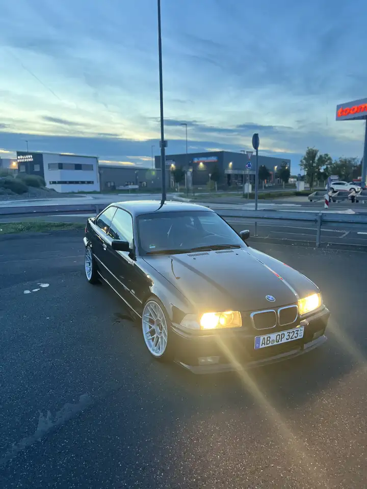 BMW 323i Coupe, foto 2