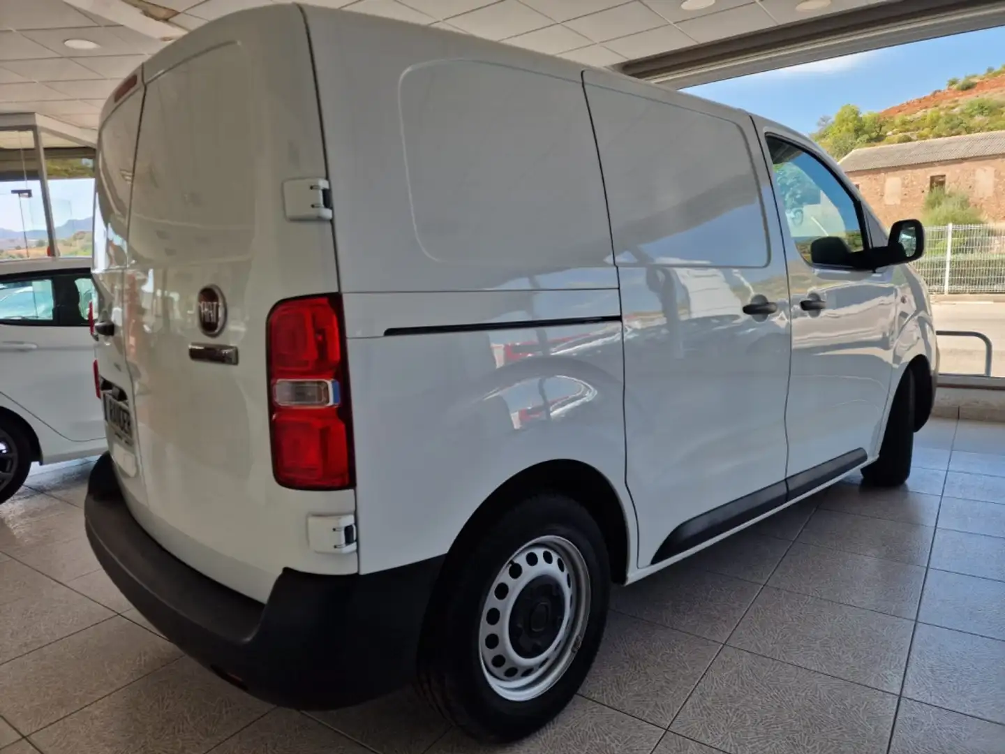 Fiat Scudo Furgón 1.5BlueHDI L1 Business 100 Blanc - 2