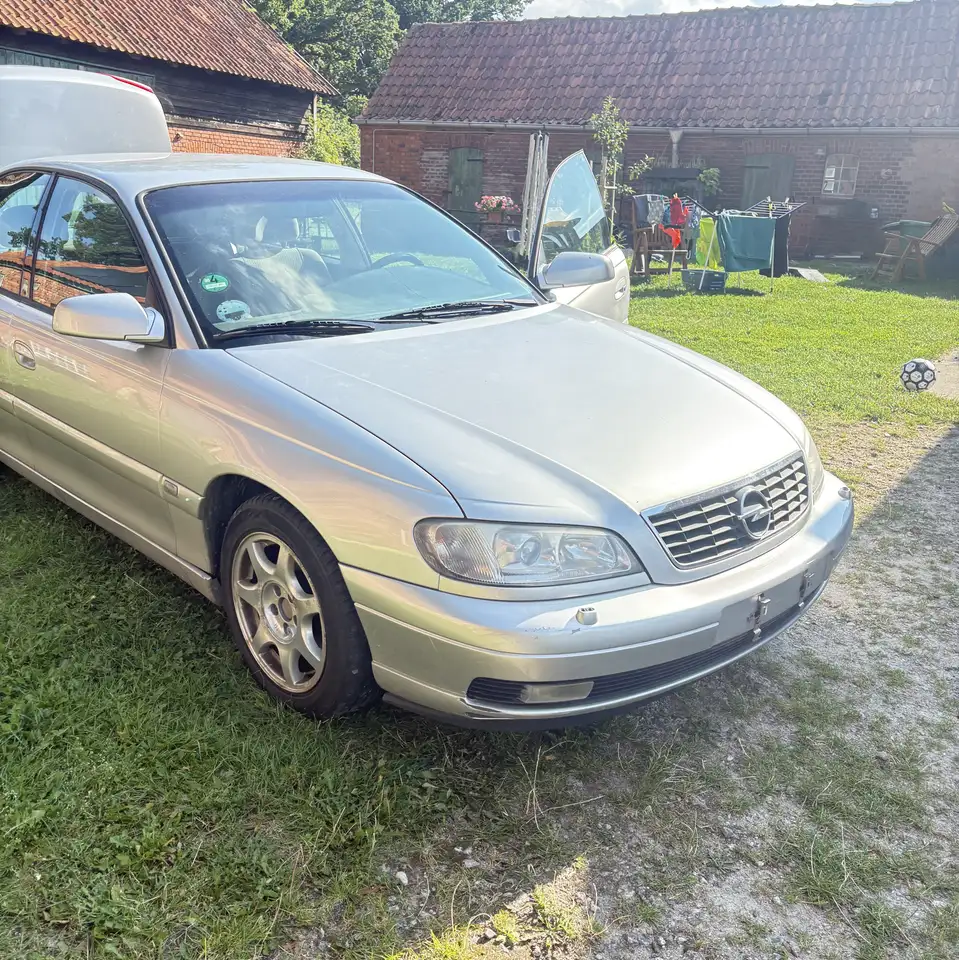 Opel Omega 2.2 Design Edition, foto 8
