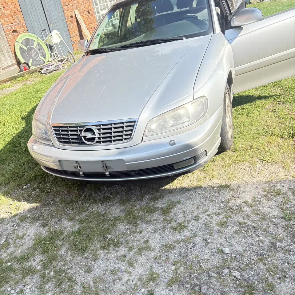 Opel Omega 2.2 Design Edition, foto 9