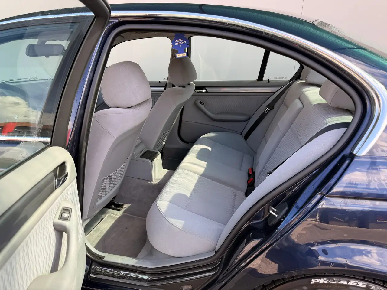 BMW 320i Attiva, foto 6